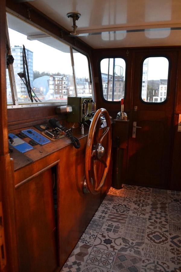 Botel La Du Capitaine Liegi